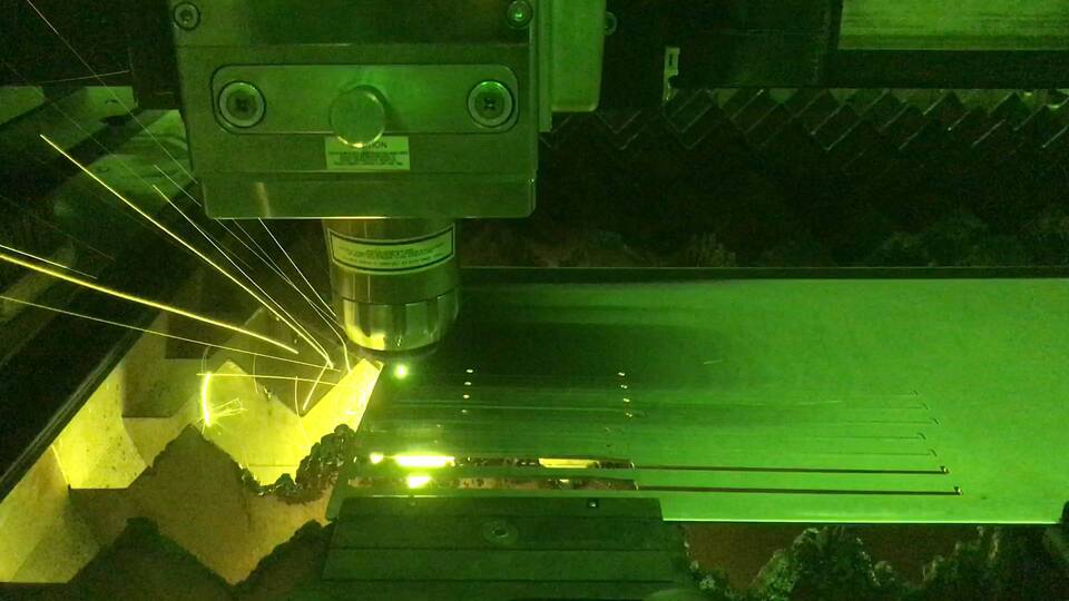Cutting-Thin-Stainless-Steel-with-QCW-Laser